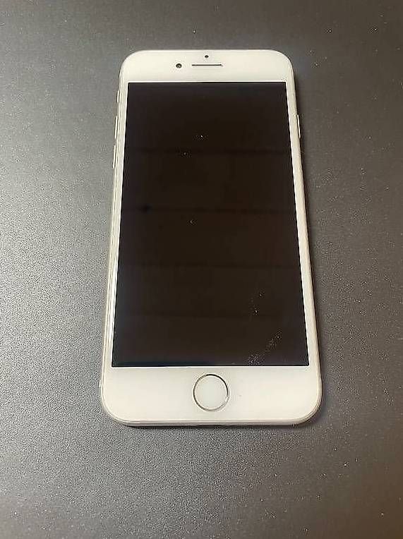 Apple Telefoni cellulari / Smartphones: iPhone 8 weiss 64GB, Batterie 84% – Usato da Liebefeld venduto da justasmile