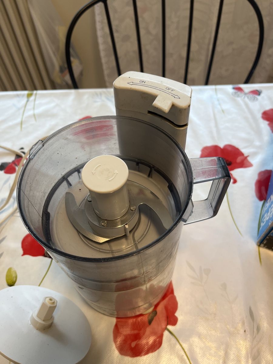 Elettrodomestici da cucina: Robot culinaire multifonction GROB – Usato da Meyrin venduto da rot_ncv8 2