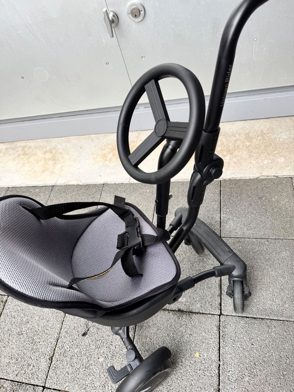 Accessori per carrozzine: Buggyboard mit Sitz und Lenkrad – Usato da Gwatt (Thun) venduto da Marivla 2