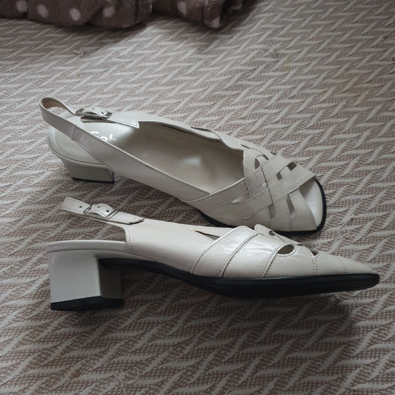 Gabor Scarpe da donna: Gabor neue Sandale in weiss Grösse 38 – Nuovo (secondo la descrizione) da Frenkendorf venduto da Moon111 1