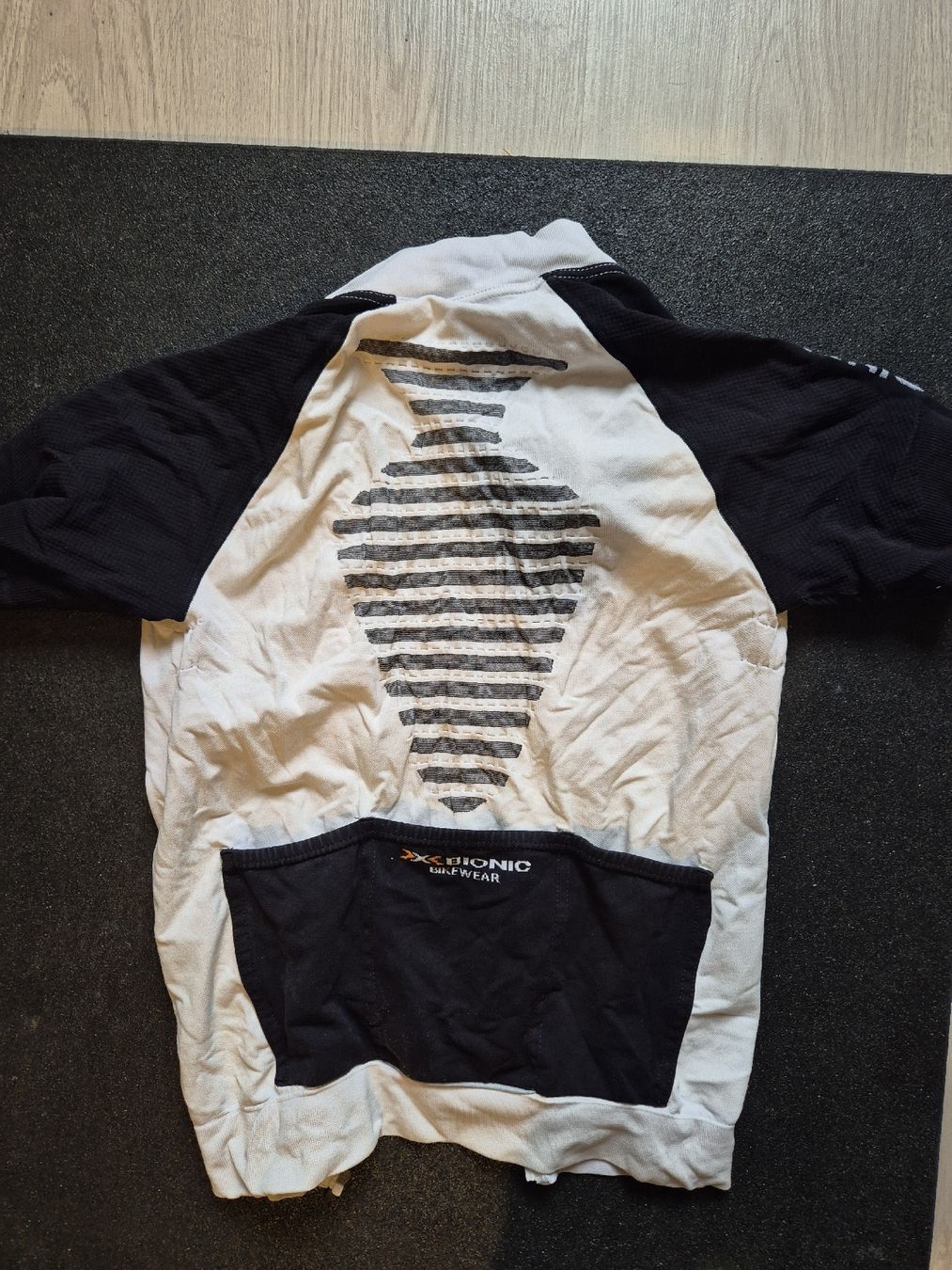 X-bionic Maillots de corps & Pantalons: X Bionic Velotrikot Grösse S – D'occasion à Chur par olipue 1