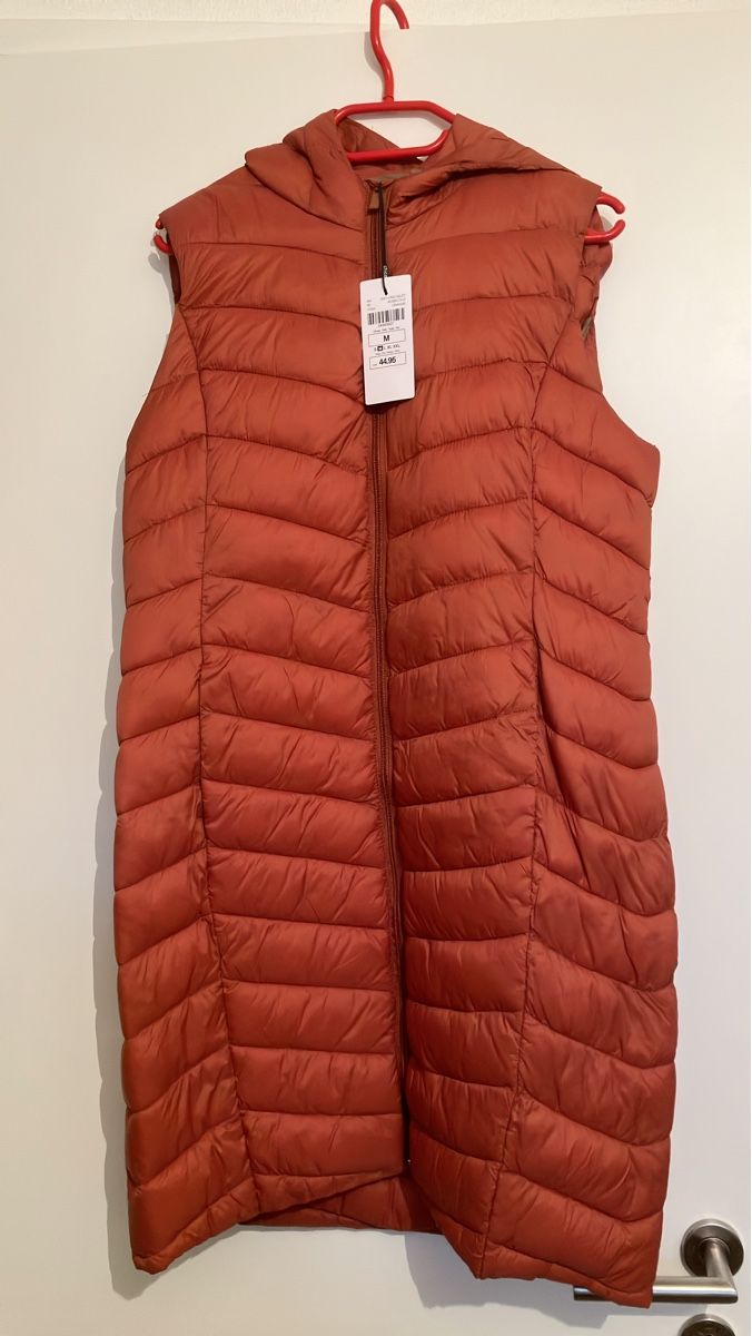 Gilet & Giacche senza maniche: Damen Steppweste mit Kapuze Grösse M neu – Nuovo e nell'imballaggio originale da Ruggell venduto da VegasGirl