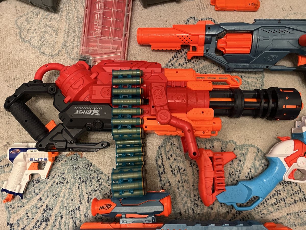 Nerf Giocattoli: Nerf Sammlung mit Ständer und Pfeilern – Usato da Winterthur venduto da Tim_76 5