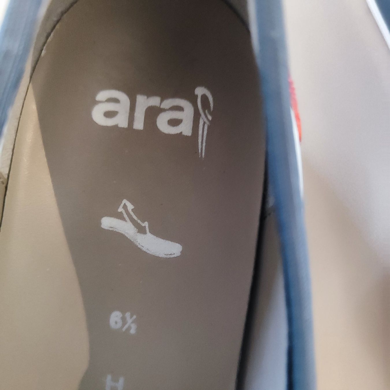 Handschuhe & Handstulpen: Sportliche Damenschuhe GR 6.5 – Neu (gemäss Beschreibung) aus Langnau am Albis von Judithsebi 1