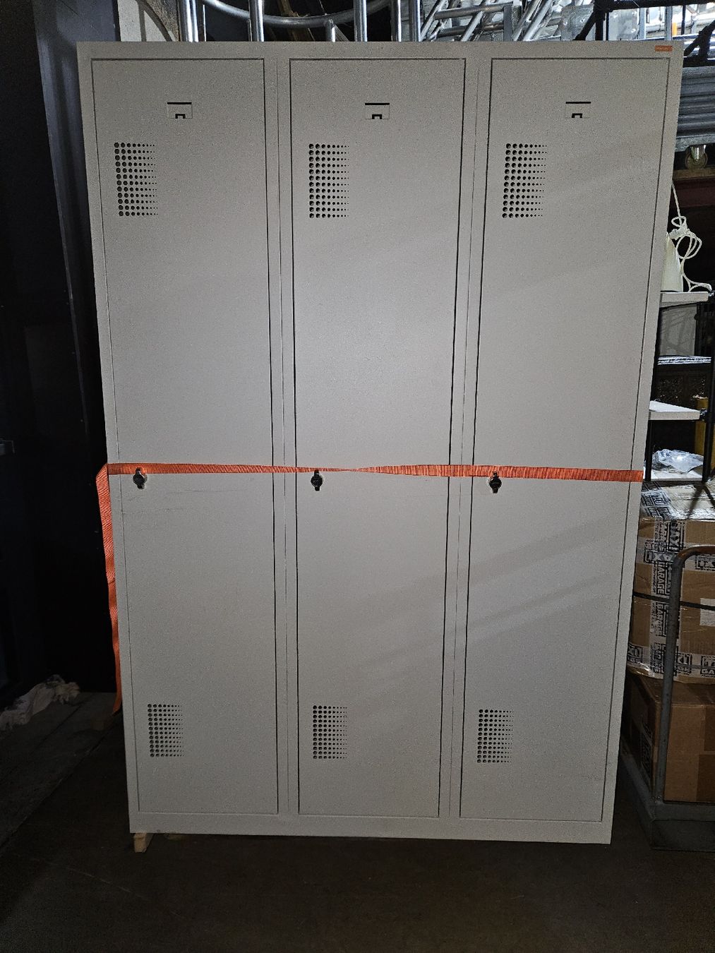 Armadi: Spind Eurokraft basic 3 Abteile grau Neu – Nuovo (secondo la descrizione) da Winterthur venduto da Dachs28