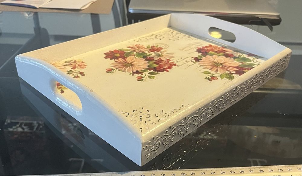 Plateau décoratif vintage blanc et fleurs 1