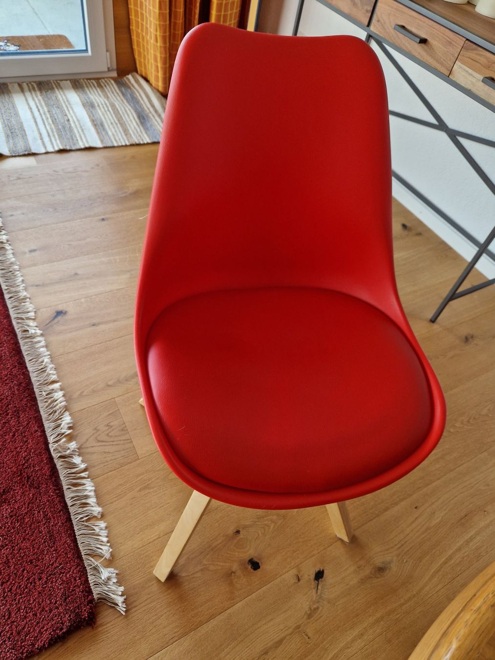 Stühle: 4 chaises rouge – Gebraucht aus Crassier von steff2000 2