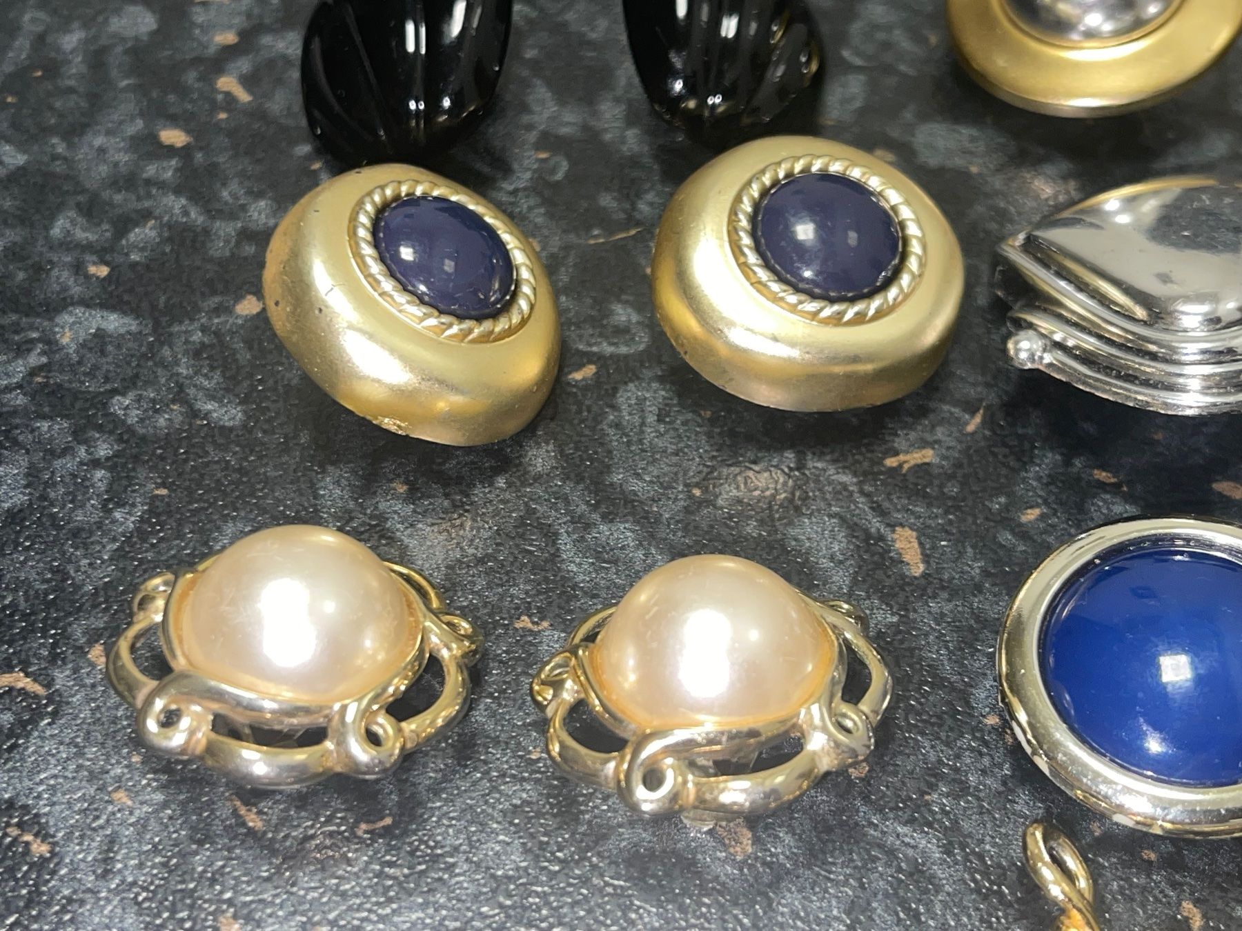 Ohrringe & -stecker: 12 Sets Vintage Ohrclips – Gebraucht aus Kaiseraugst von Drasa 3