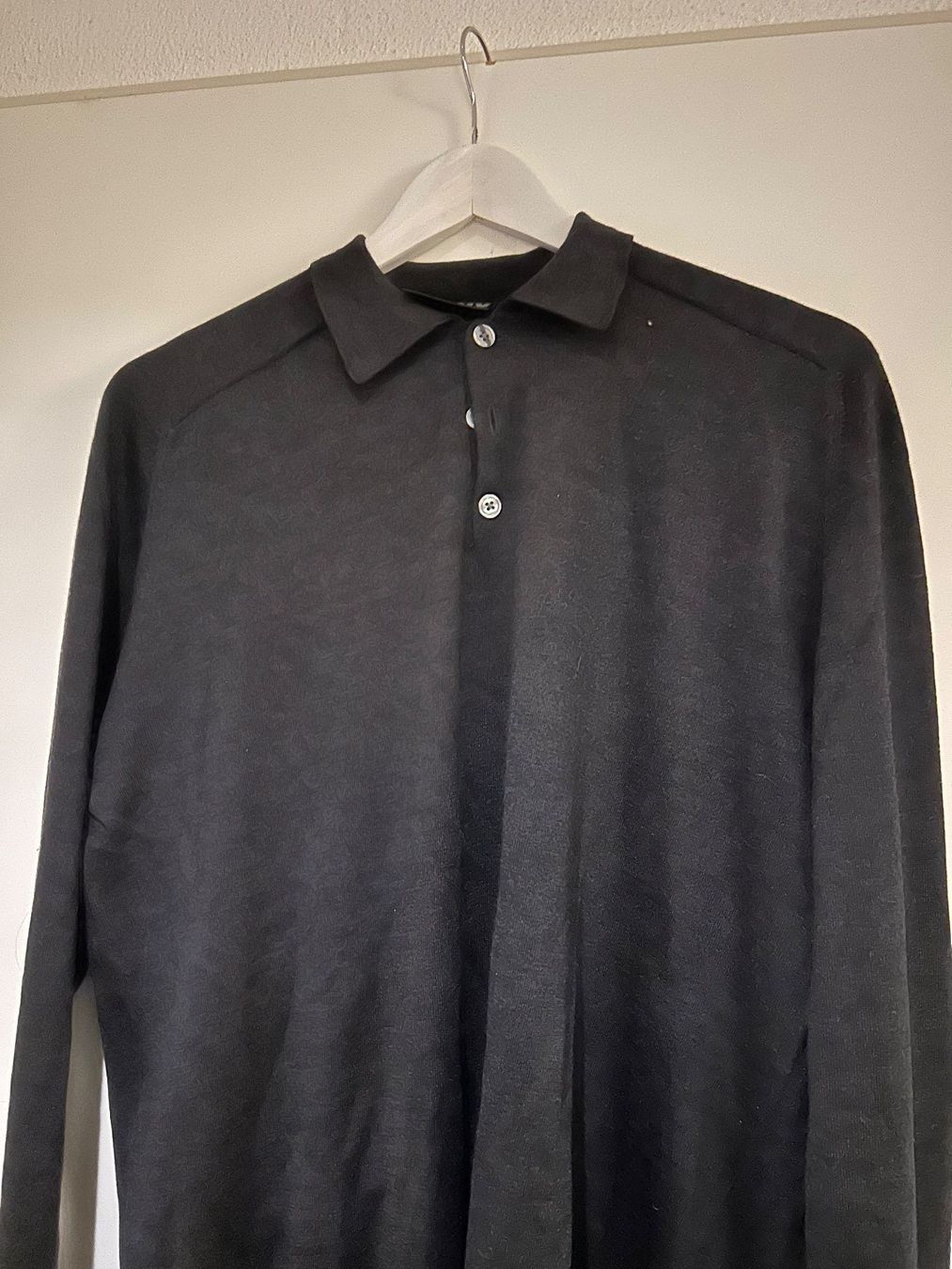 DKNY Maglioni & Felpe: Wollpullover mit Kragen – Usato da Zumikon venduto da Uranus88 3