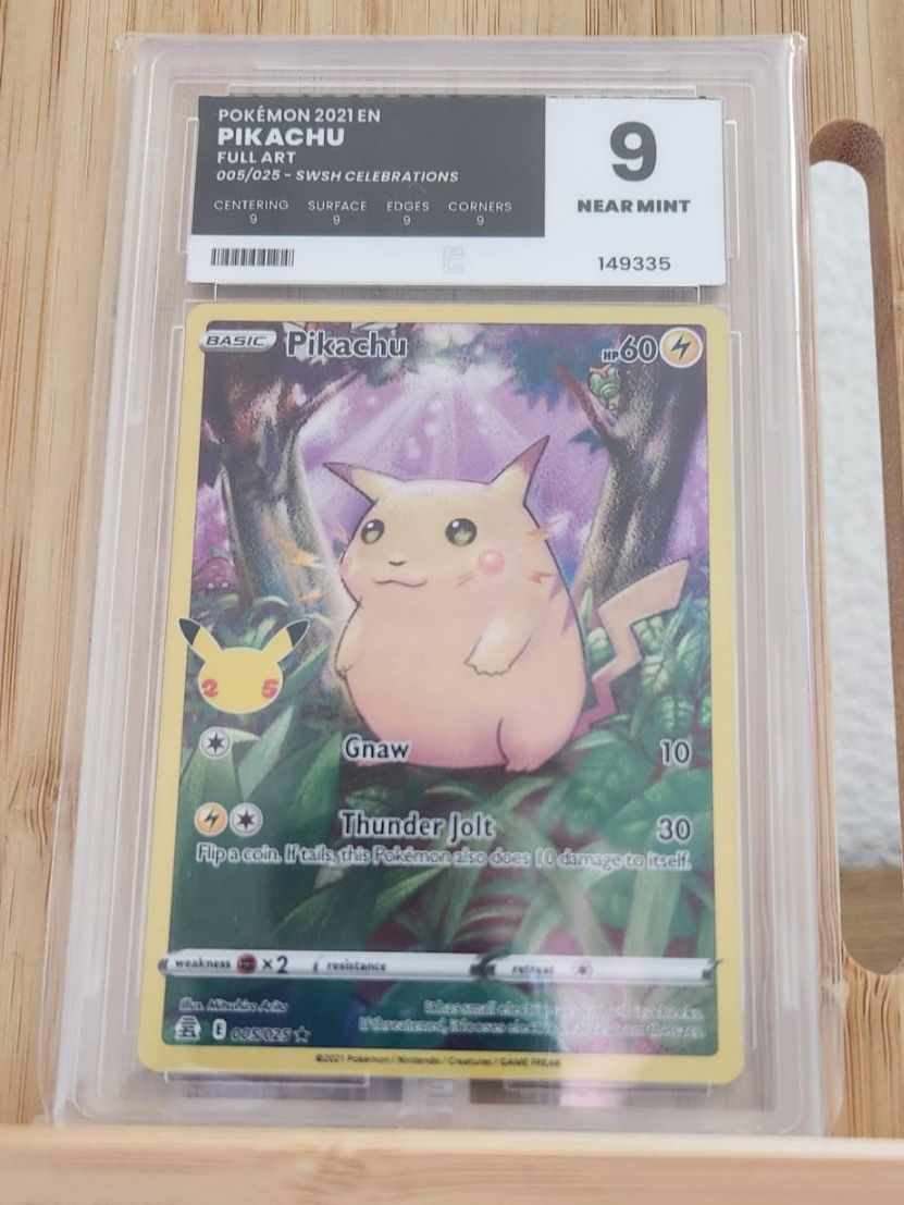 Pokémon Carte collezionabili: Pikachu Celebrations n°005 - Pure Grading 9 – Usato da Moutier venduto da tom_9zxw