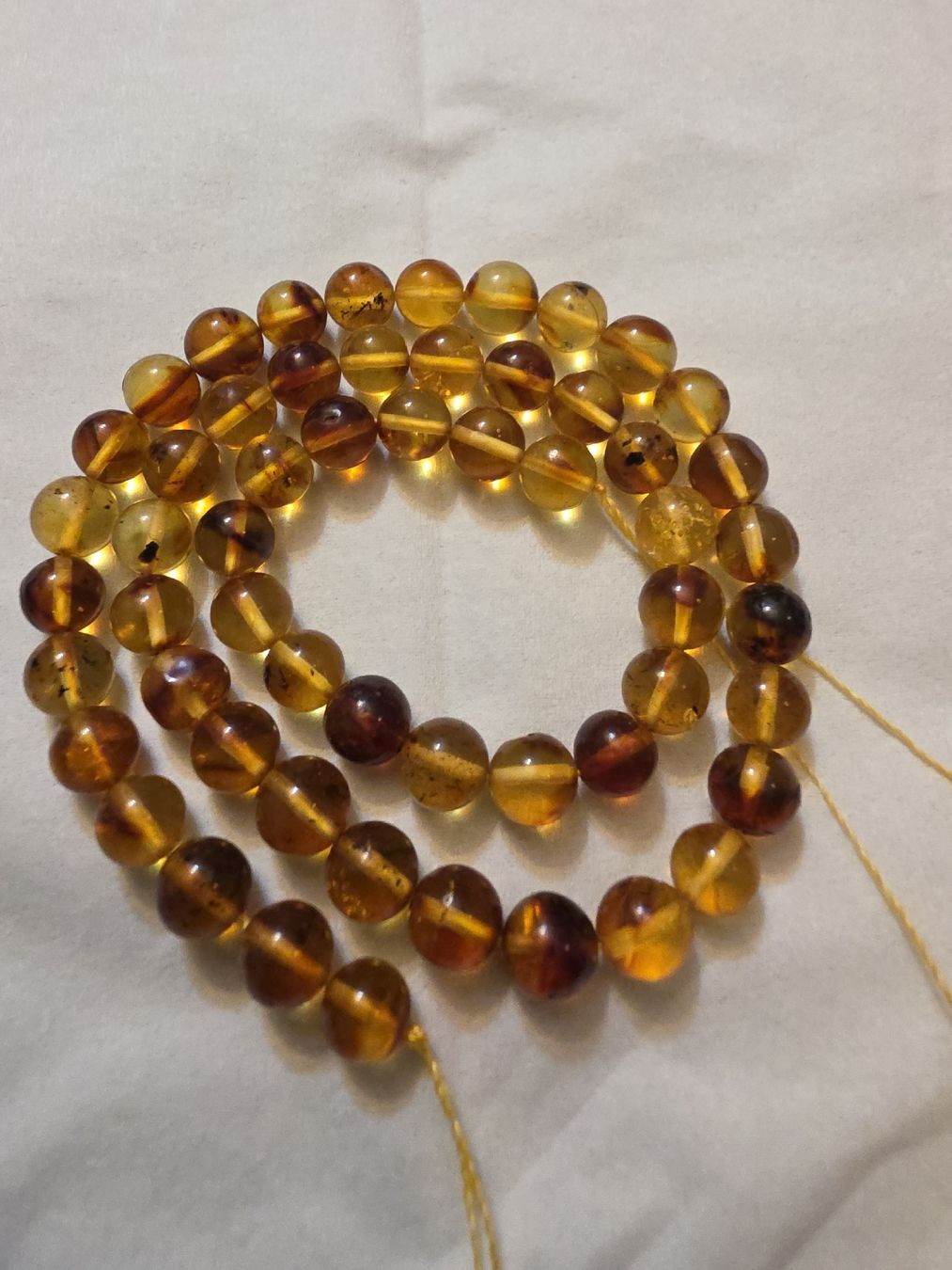 Minerali & Pietre curative: Bernstein Amber rund 6mm. Strang – Nuovo e nell'imballaggio originale da Menziken venduto da Mirager
