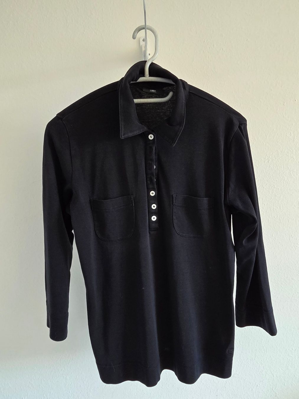 Bogner Magliette Polo: Schwarzes Shirt von BOGNER – Usato da Oberrieden venduto da Smart570