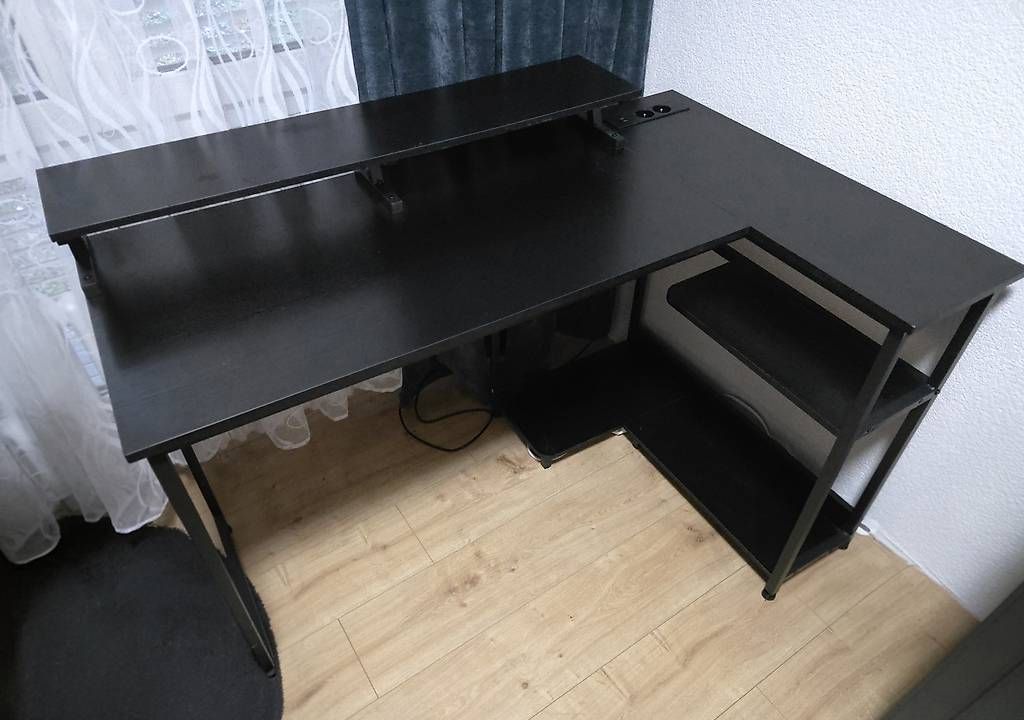 Schreibtische: Schwarzer L-förmiger Schreibtisch mit Regal – Gebraucht aus Hölstein von dmi_my97