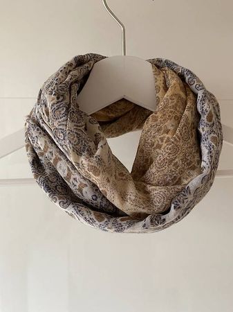 Schals, Halstücher, Damen III