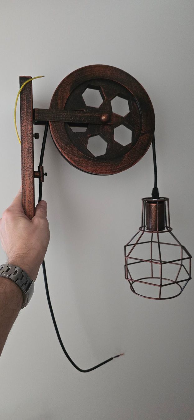 Lampes: Wandlampe mit Rad rustikal – Neuf avec emballage d'origine à St. German par SchlufiPeter86 2