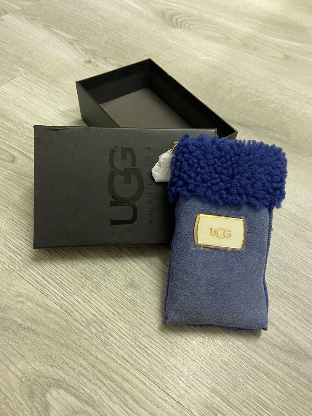Portamonete: Petite Pochette ou étui Ugg – Nuovo e nell'imballaggio originale da Montreux venduto da Perledor 2