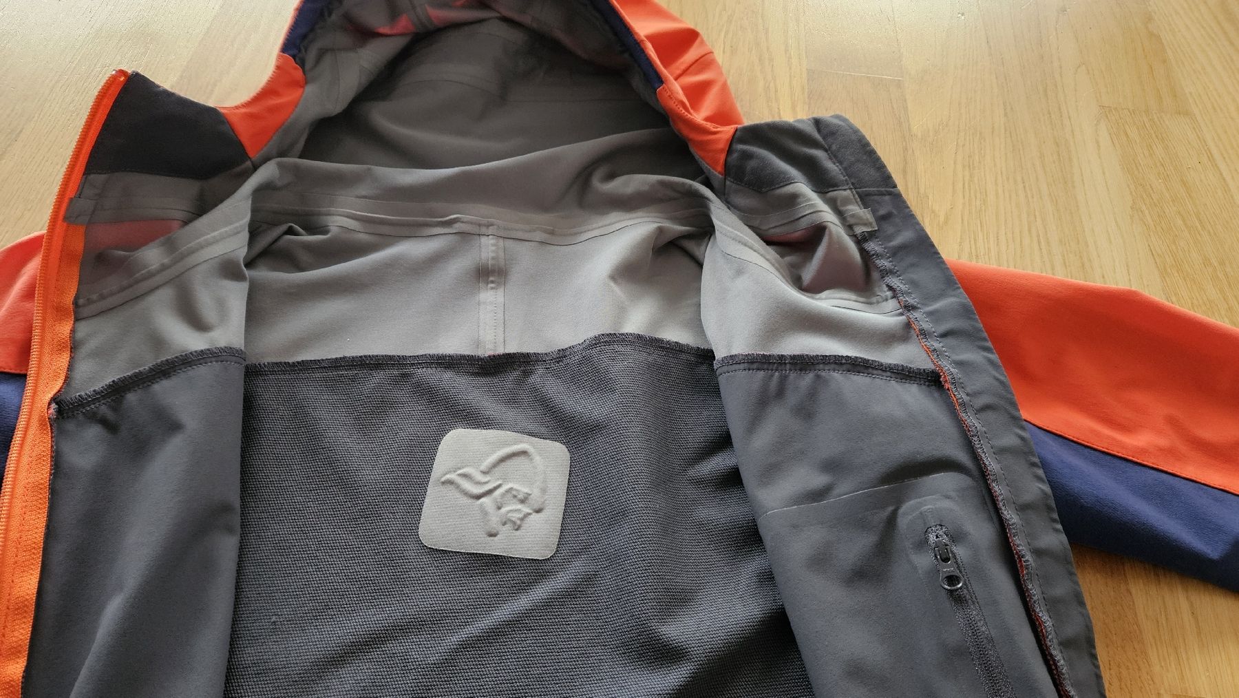Norrøna Giacche: Norrona Softshelljacke Damen S orange blau – Usato da Hildisrieden venduto da Schteigeiss 2