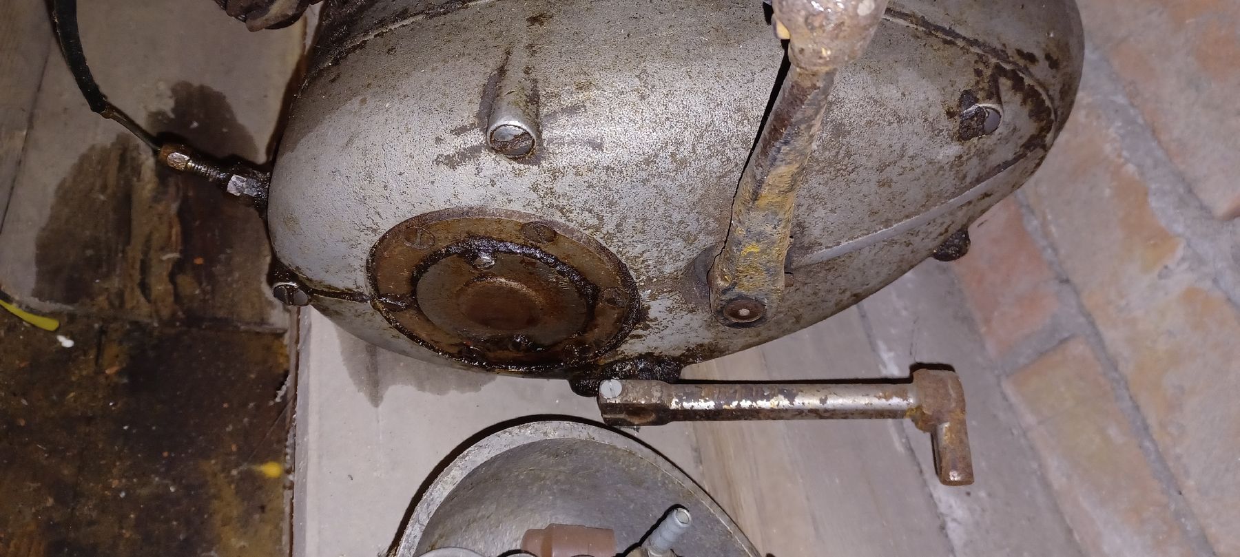Motori: Motor ADLER  MB 250 – Difettoso da Zihlschlacht venduto da archenoah01 2