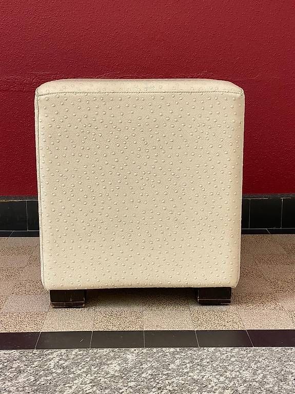 Sgabelli: Poufs – Usato da Lausanne venduto da fra_r7fh