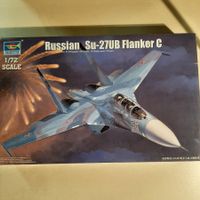 2286 ... Suchoi SU-27 UB Flanker C ... Trumpeter 01645