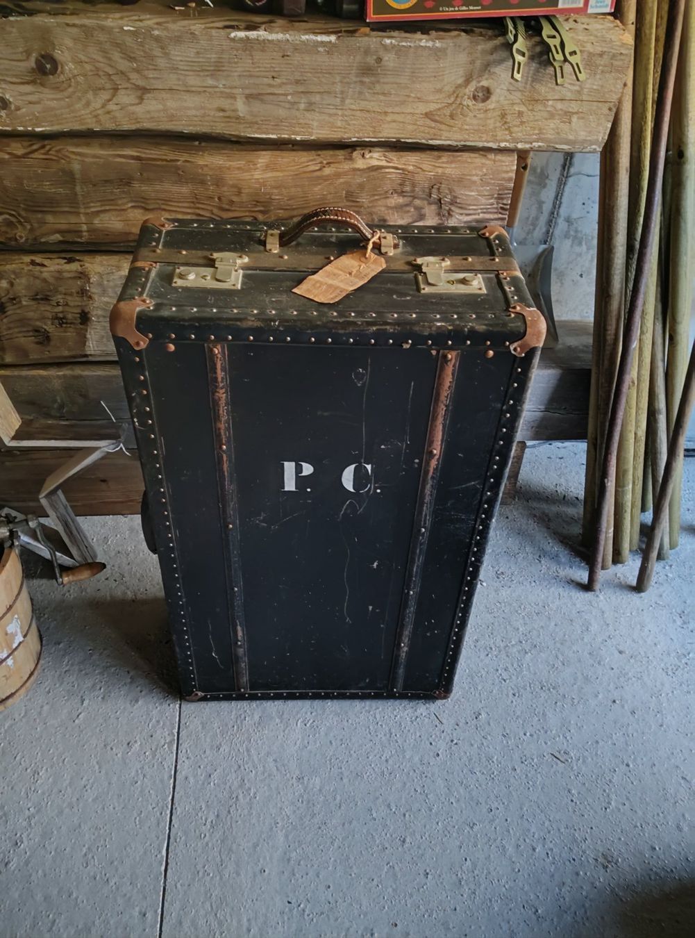 Schweizer Armee Valigie: Ancienne valise – Difettoso da Vicques venduto da prairie0809