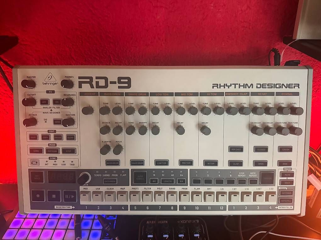 Musikinstrumente: Behringer RD-9 Drum-Machine  CHF 199. – Neu und originalverpackt aus Zürich von Zimmer2014