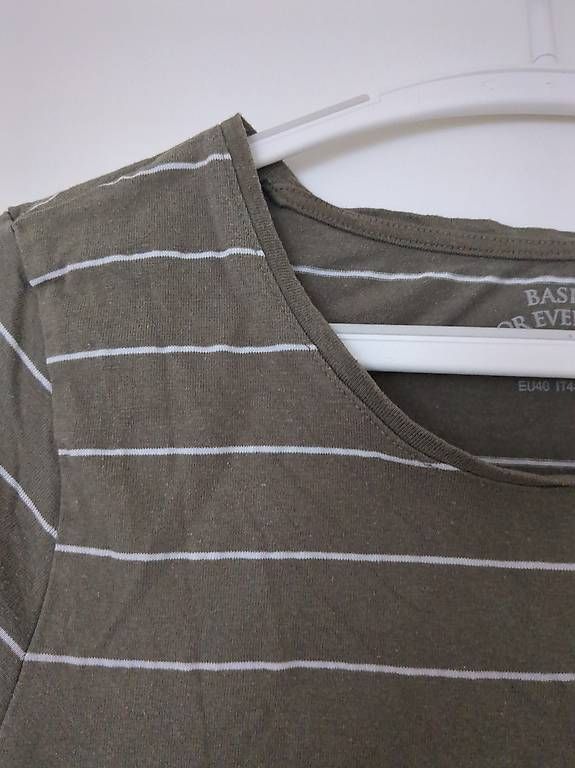 T-Shirts: Tshirt Grösse 40 – Gebraucht aus St. Gallen von tj19 1
