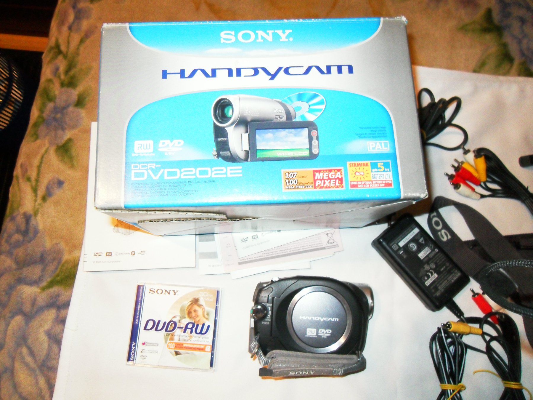 Sony Videocamere: DVD DVD 202E SONY VIDEO KAMERA – Usato da Zuchwil venduto da t.rachel 3