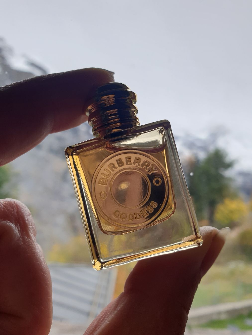 Burberry Profumi & Eau de Toilette: Burberry Goddess Eau de Parfum 5ml  – Nuovo e nell'imballaggio originale da Mürren venduto da EvaLeonard 1