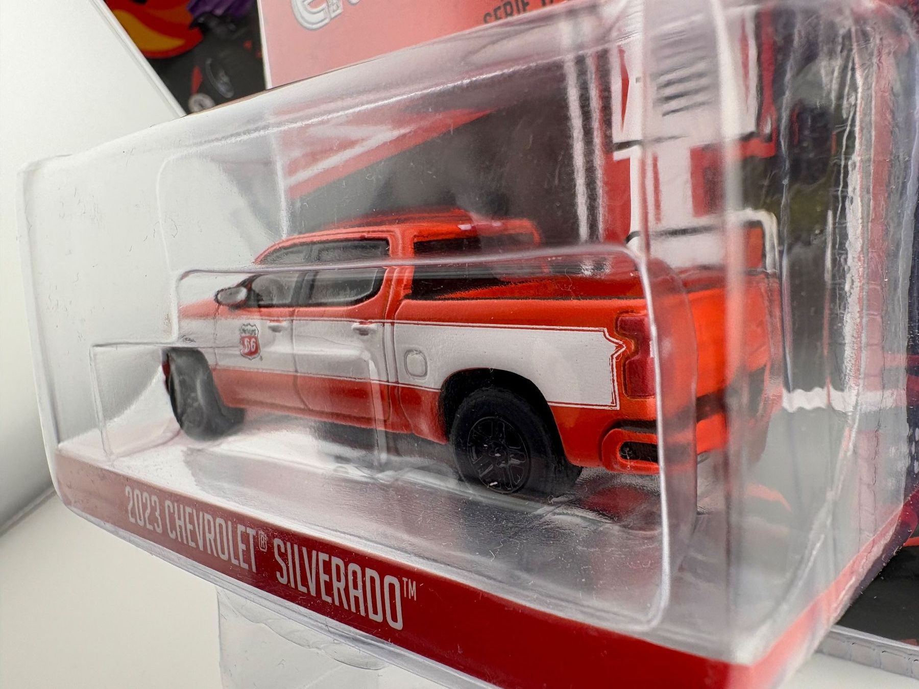 Greenlight Modellini d'auto: Greenlight 2023 Chevrolet Silverado Phillips 66 – Nuovo e nell'imballaggio originale da Flawil venduto da HeisseReifen 3