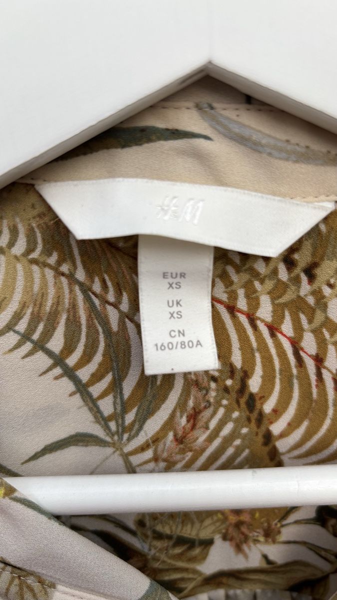H&M Camicette: Shirt, Blumenmuster, Gr. XS – Usato da Volketswil venduto da Irkasha 1