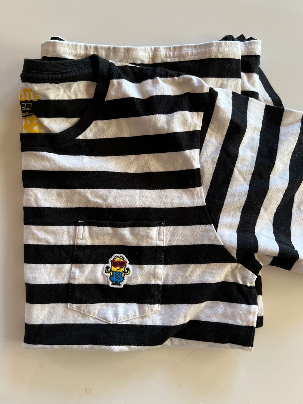 Uniqlo Hemden, T-Shirts & Polos: Despicable me / Minions Uniqlo T-Shirt – Neu (gemäss Beschreibung) aus Chexbres von doe_xns6