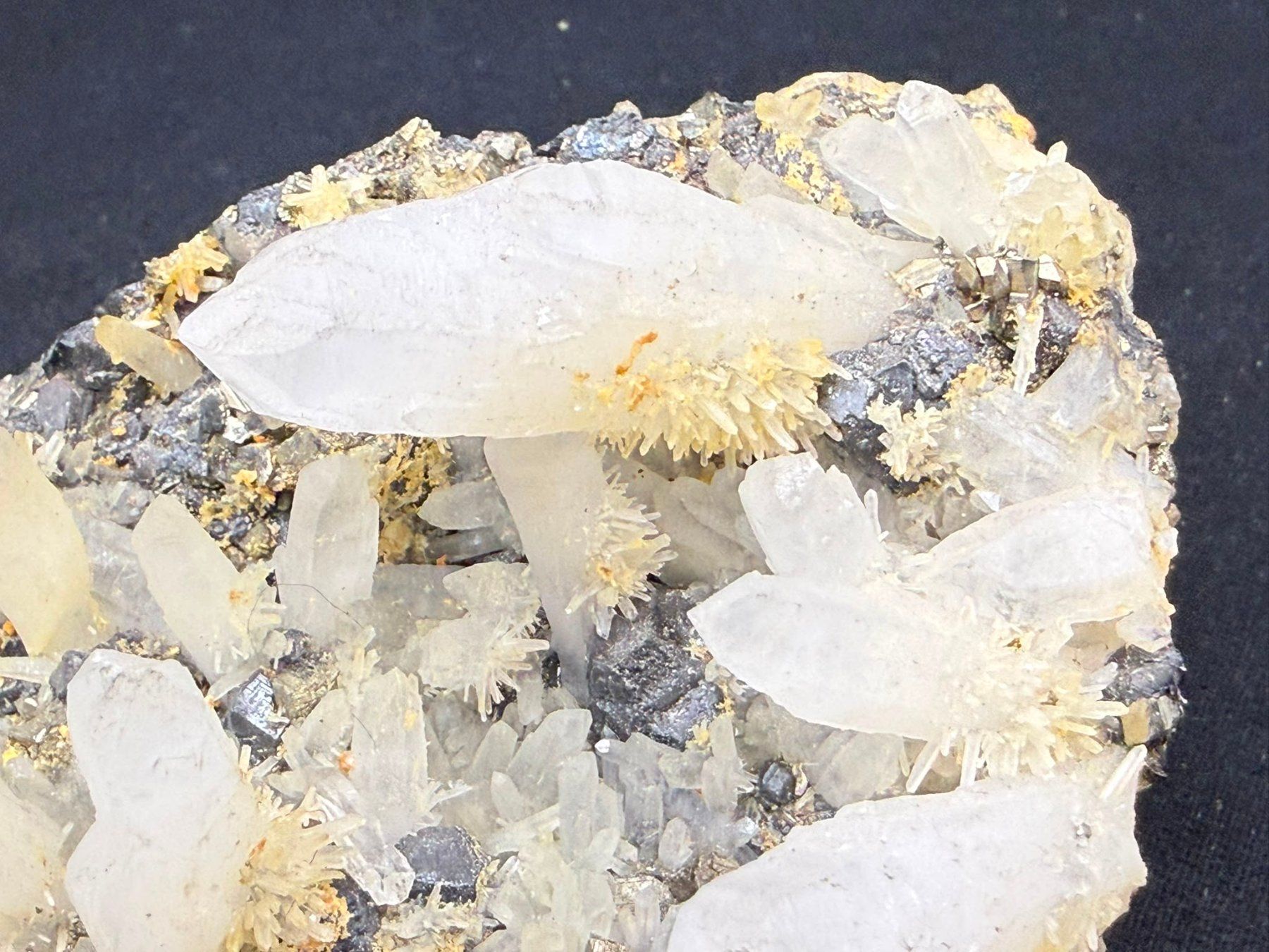 Minerali & Pietre curative: Quarz mit Pyrit und Galena – Usato da Schinznach Bad venduto da Demerald 7
