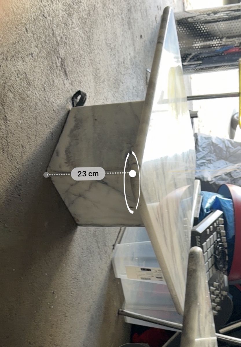 Tavoli: Two square marble side tables acceptable condition – Usato da St Gallen venduto da Muhamet-Ali 1