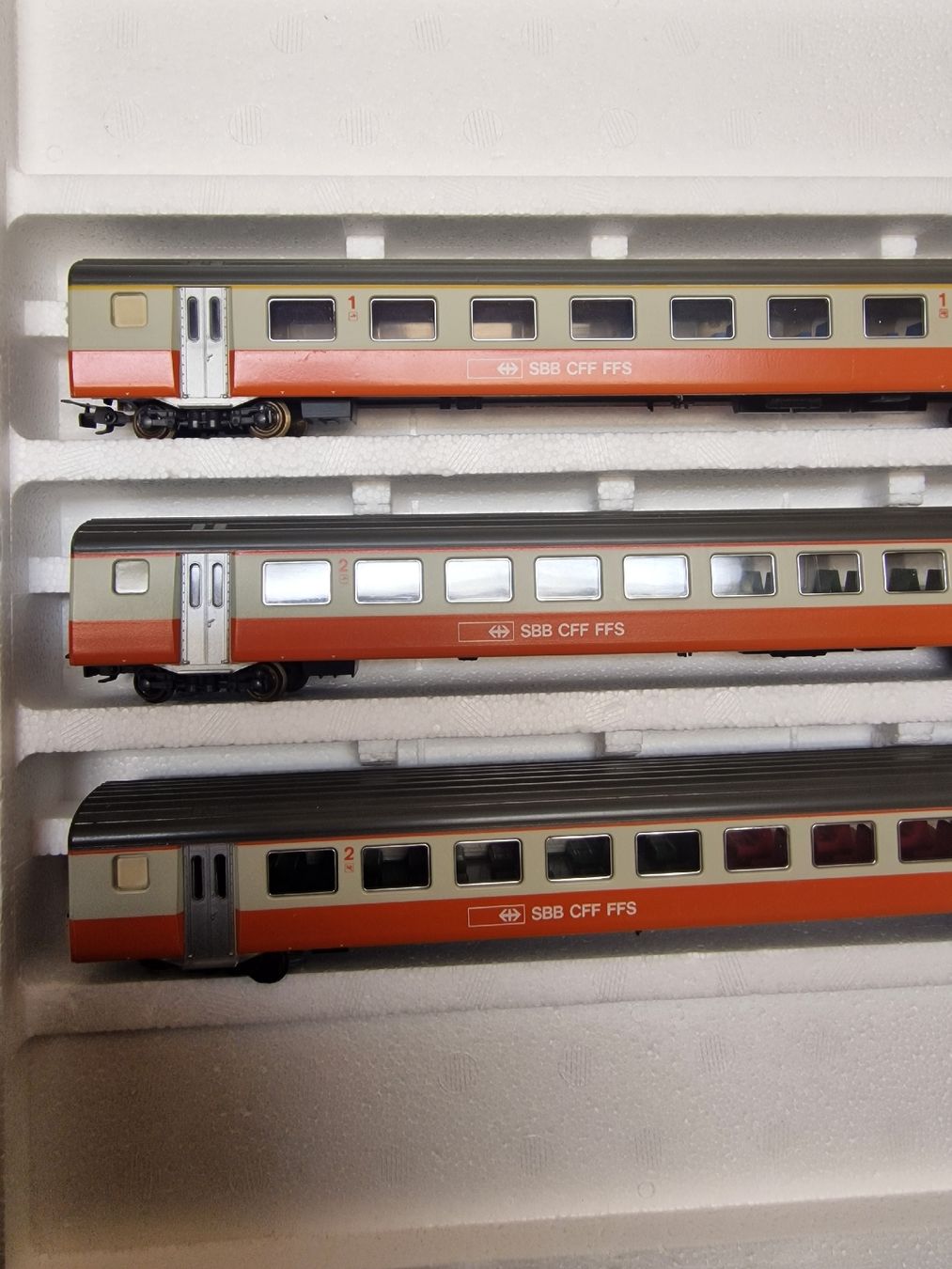 Liliput Trains électriques: LILIPUT Modellbahn Personenwagen-Set  – D'occasion à Herzogenbuchsee par ioa_zcm6 4