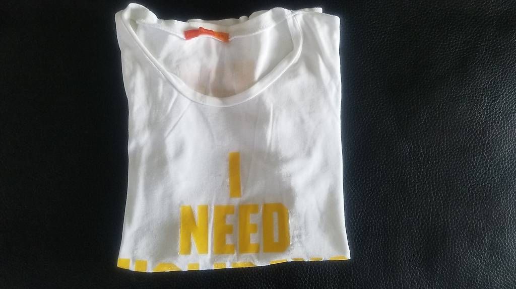 T-shirt: I need holidays now, Baumwolle, Gr. M – Usato da Opfikon venduto da rockqueen666 2