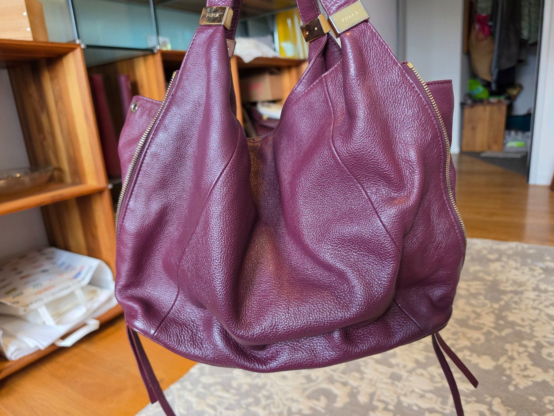 Furla Borse da donna: Beuteltasche FURLA aubergine/pflaume – Usato da Wald AR venduto da Gissgigi 1