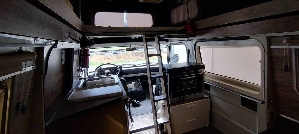 Véhicules de camping: Bedford CF250 Campervan – D'occasion à Mont-sur-Rolle par ScaleFlyer 2