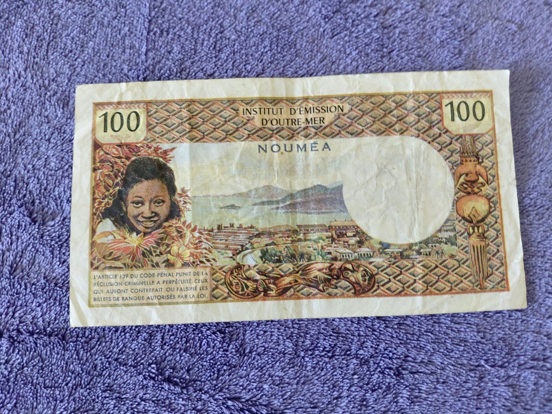 Banknoten: Banknote  100 Francs Neucaledonien  1971 – Gebraucht aus Horw von Onurb008