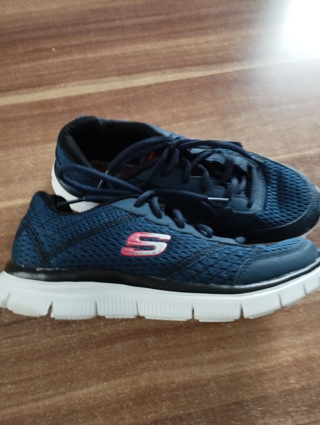 Skechers Scarpe da uomo: Freizeitschuhe SKECHERS Gr 37 – Usato da Niedergesteln venduto da Dekoat 1