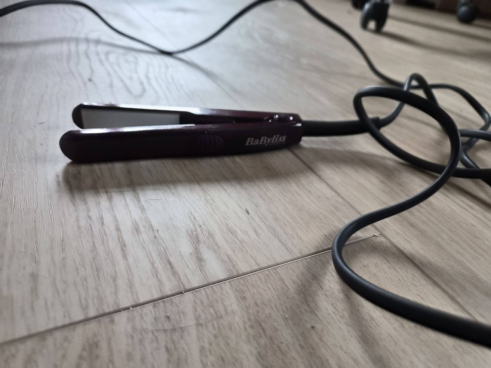 BaByliss Lockenstäbe & Haarglätter: Lisseur BaByliss Paris, format compact, couleur violette – Gebraucht aus La Joux FR von car_ck96