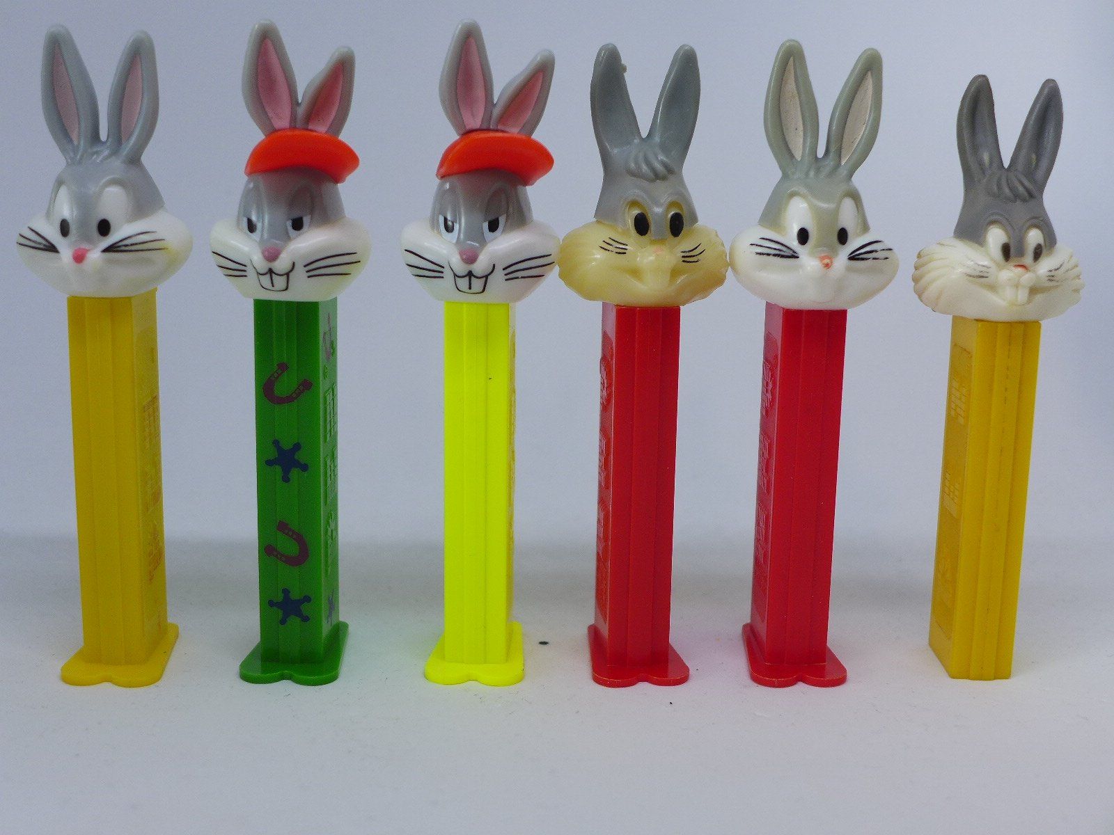 Pez Statuette: Pez Bugs Bunny – Usato da Laupen ZH venduto da spardonald007
