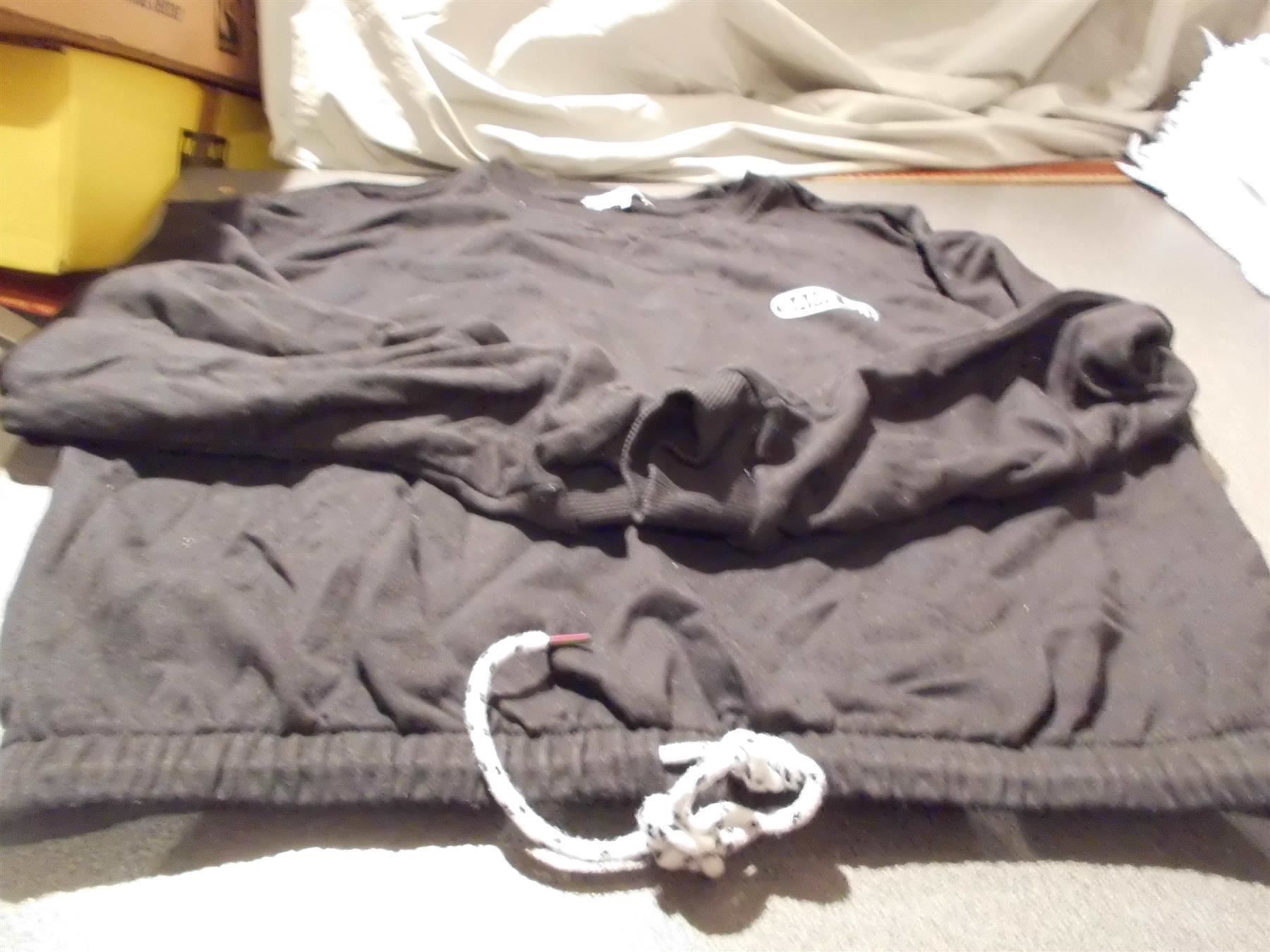 Pullover & Sweatshirts: Pullover Grösse S, Clockhouse, schwarz – Gebraucht aus Zürich von Motzkuh