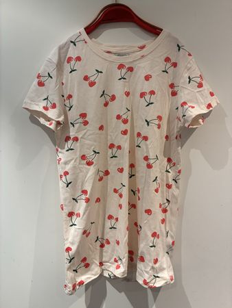 Schönes Tshirt Gr. 134/140, Neu