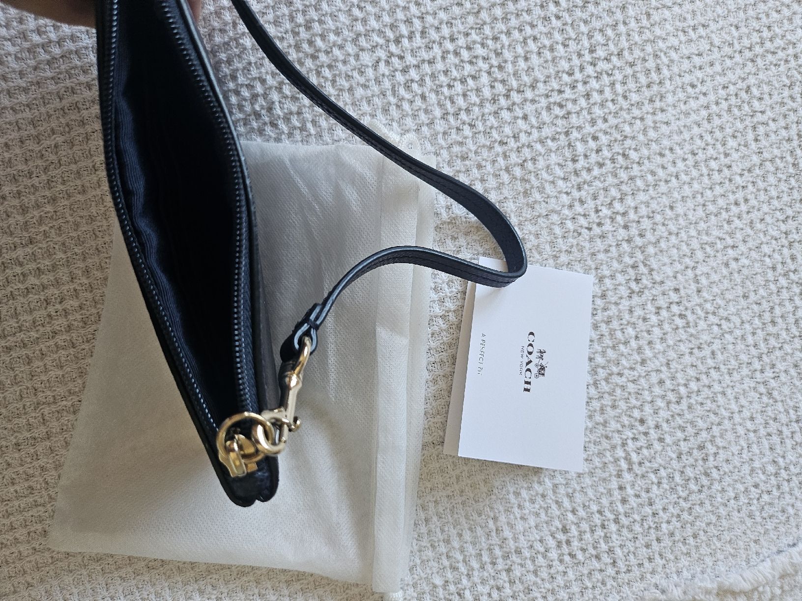 Coach Borse da donna: Coach Tasche Wristlet Neu & Orginalverpackt  – Nuovo (secondo la descrizione) da Sirnach venduto da Dglarnerin72 3