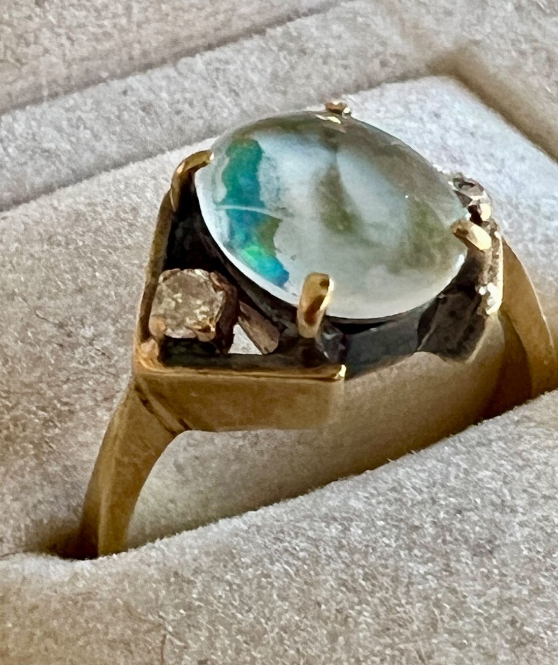 Bagues: Gold-Ring 18 K mit Opal und Zirkonia – D'occasion à Chur par Penting1935 1