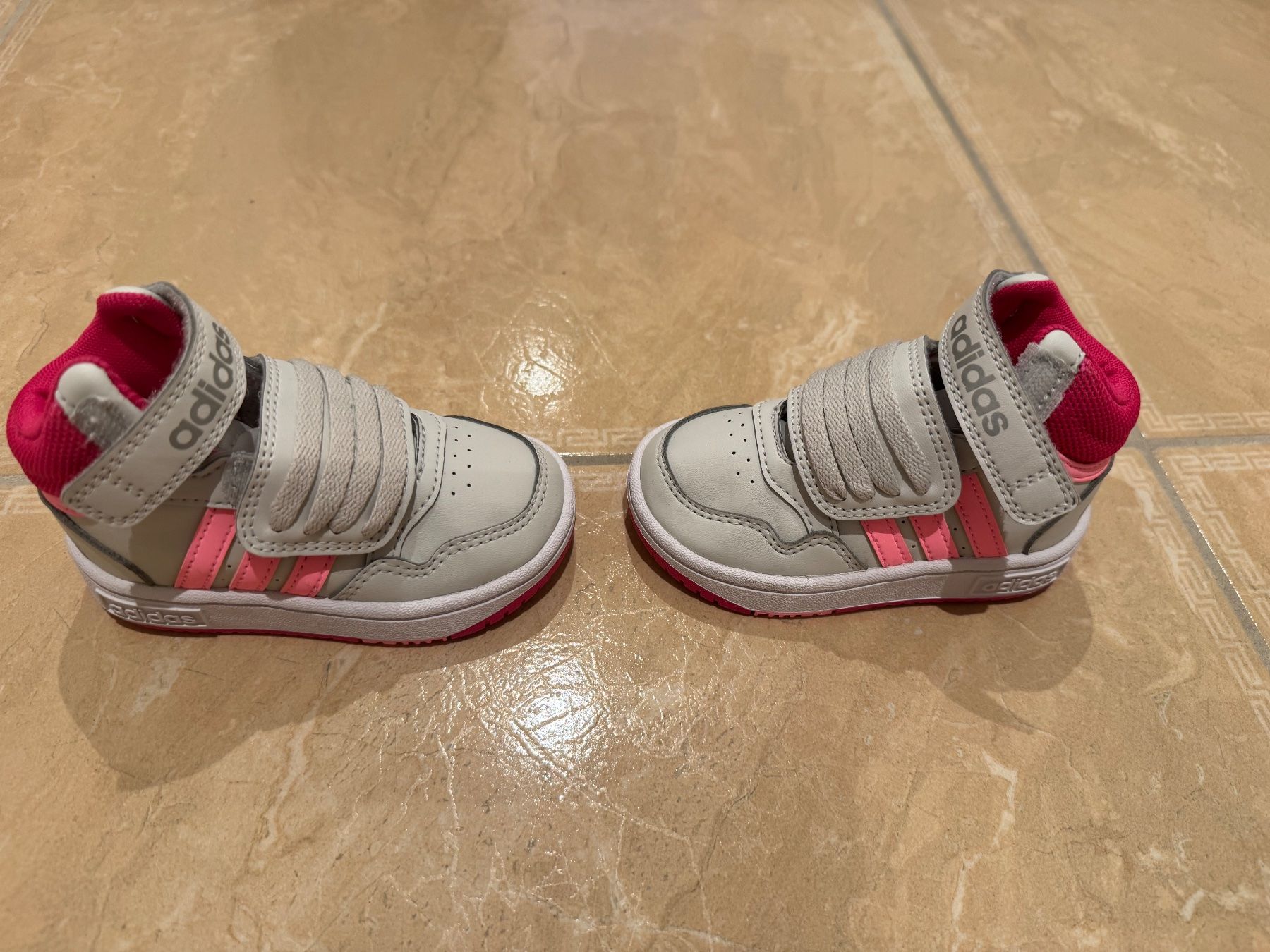 Adidas Scarpe per ragazze: Adidas NWT Turnschuhe, 20 – Nuovo (secondo la descrizione) da Klingnau venduto da Markus14