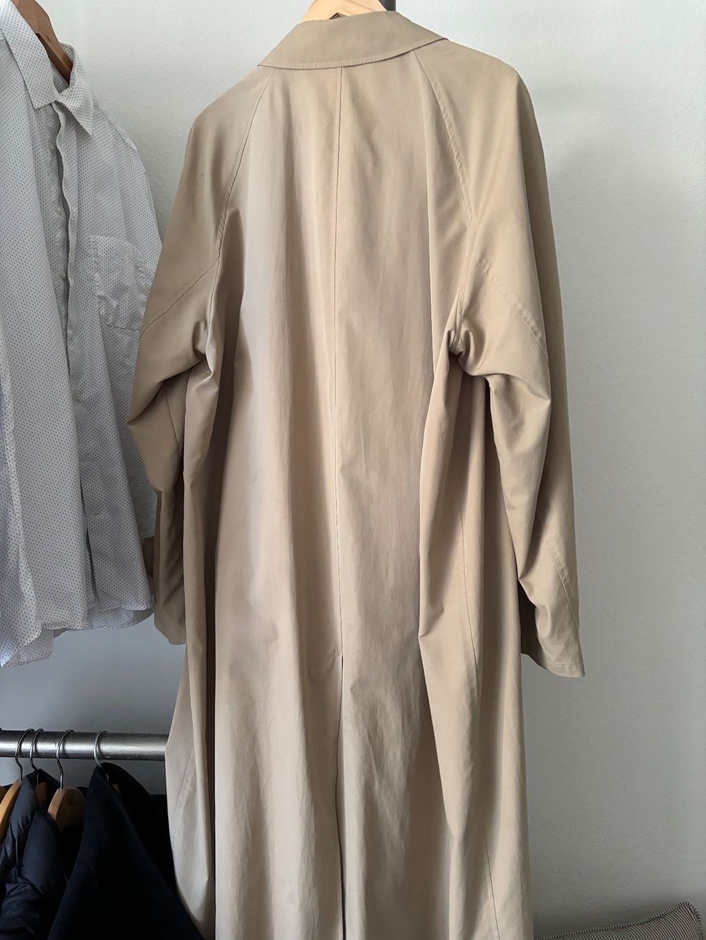 Cappotti: Beiger Trenchcoat – Usato da Basel venduto da bal_vz76 1