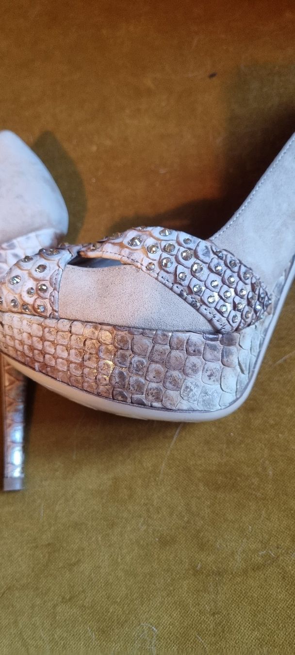 Scarpe da donna: unico sandalo in camoscio e pitone Loriblu – Usato da Gordola venduto da ang_7257 5