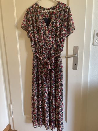 Kleid Lilli & Lala geblümt Grösse M guter Zustand